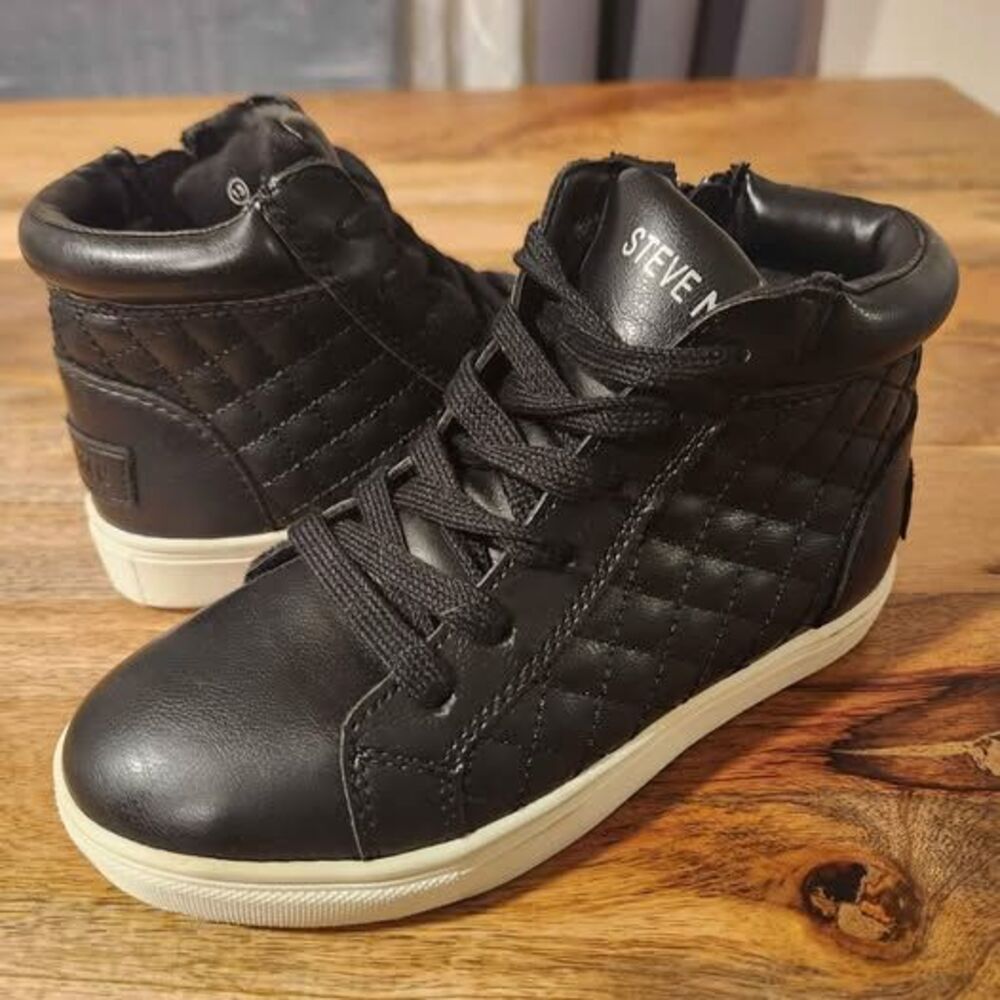 Steve Madden Girl Sneakers Size 13 Kids Used